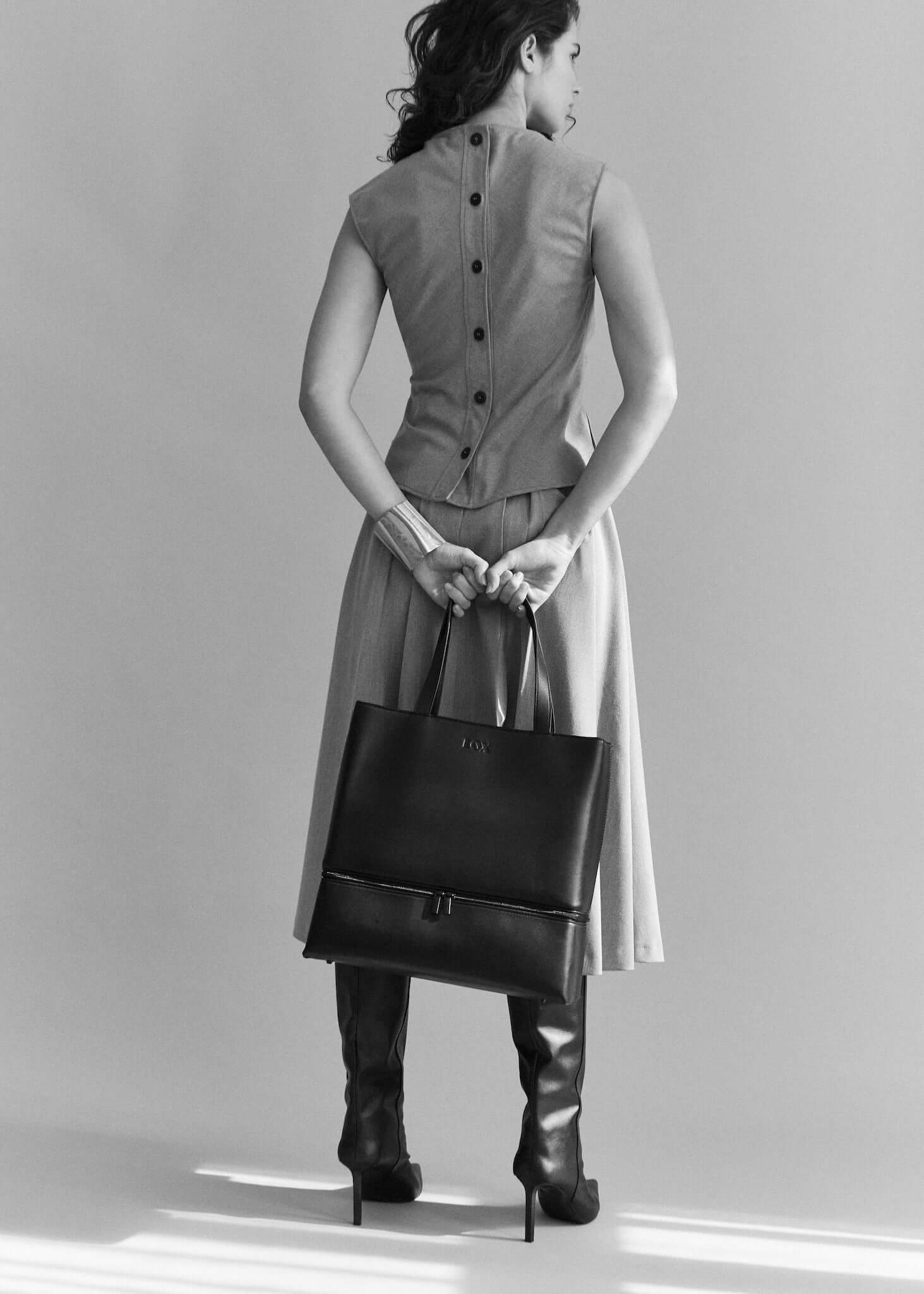 ★TOUT Y EST★ Boxy shopper bag with a casual look 53 volume Totes – Casual and You
